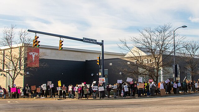 "Tesla Takedown" protests continue